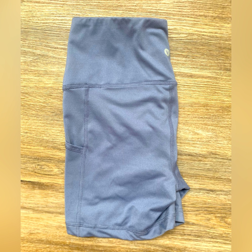 Velocity shorts with pockets